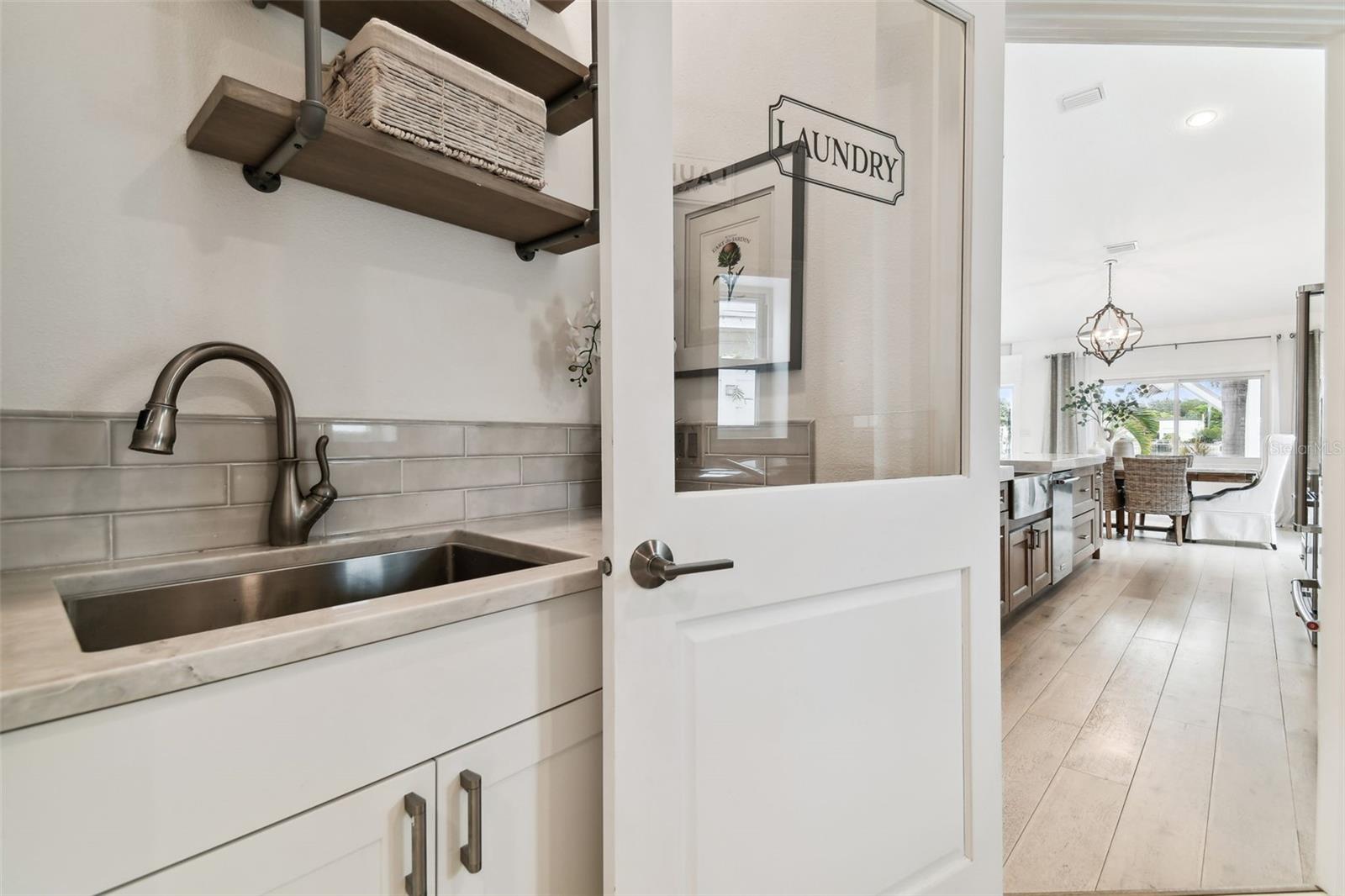 VENETIAN POINT - Residential