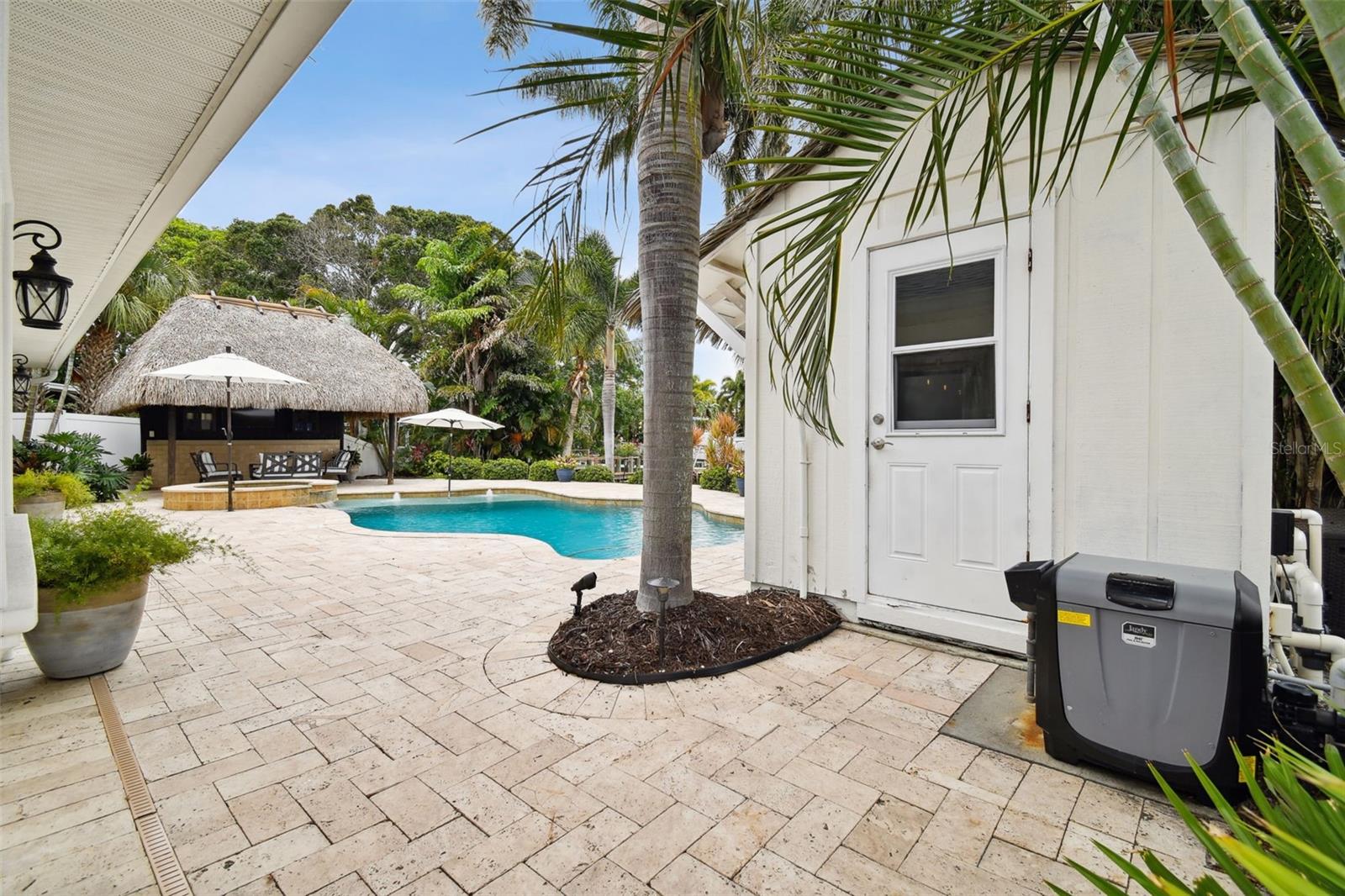 VENETIAN POINT - Residential