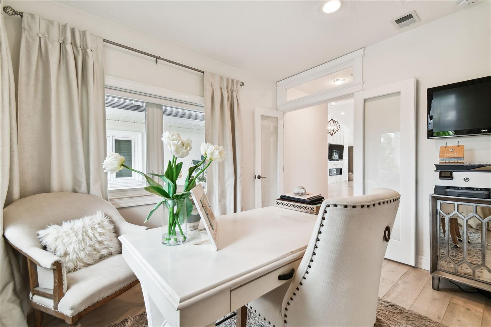 VENETIAN POINT - Residential