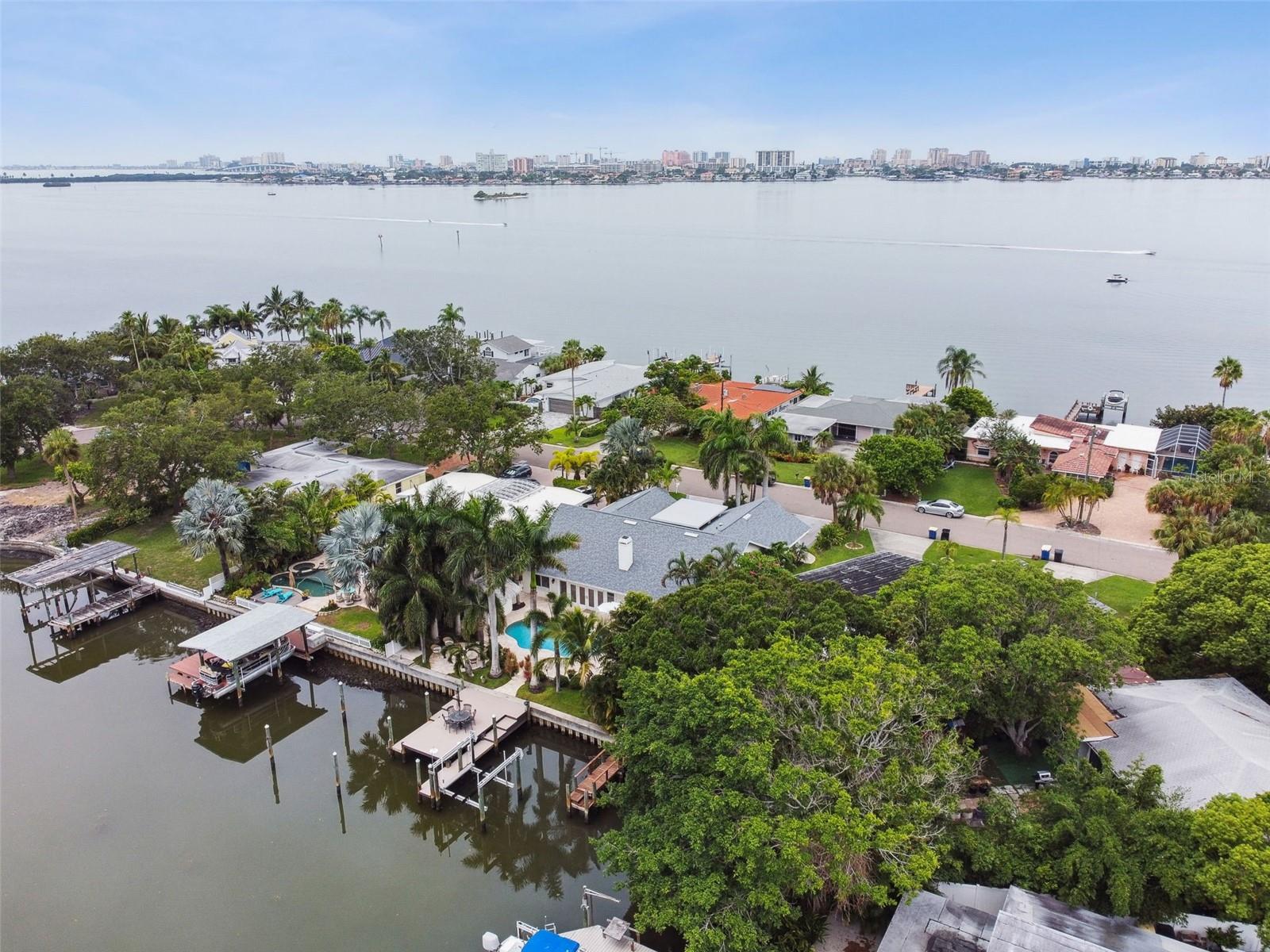VENETIAN POINT - Residential