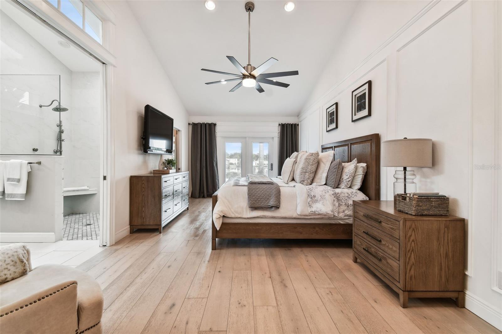 VENETIAN POINT - Residential