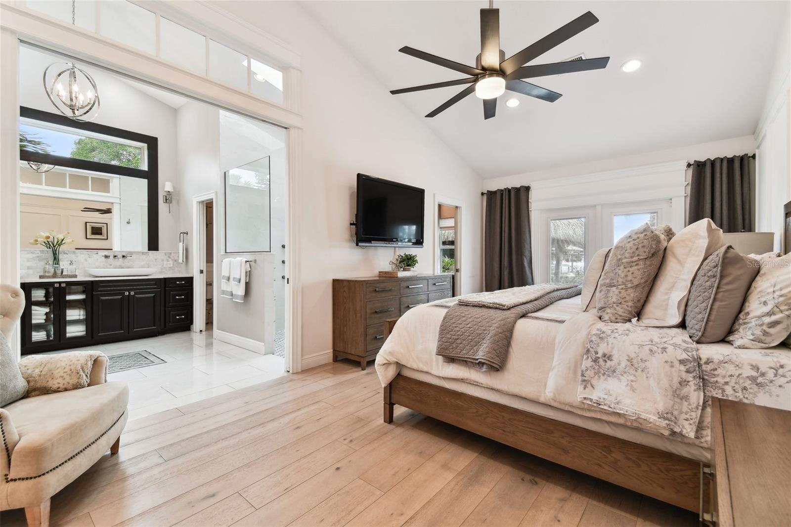 VENETIAN POINT - Residential