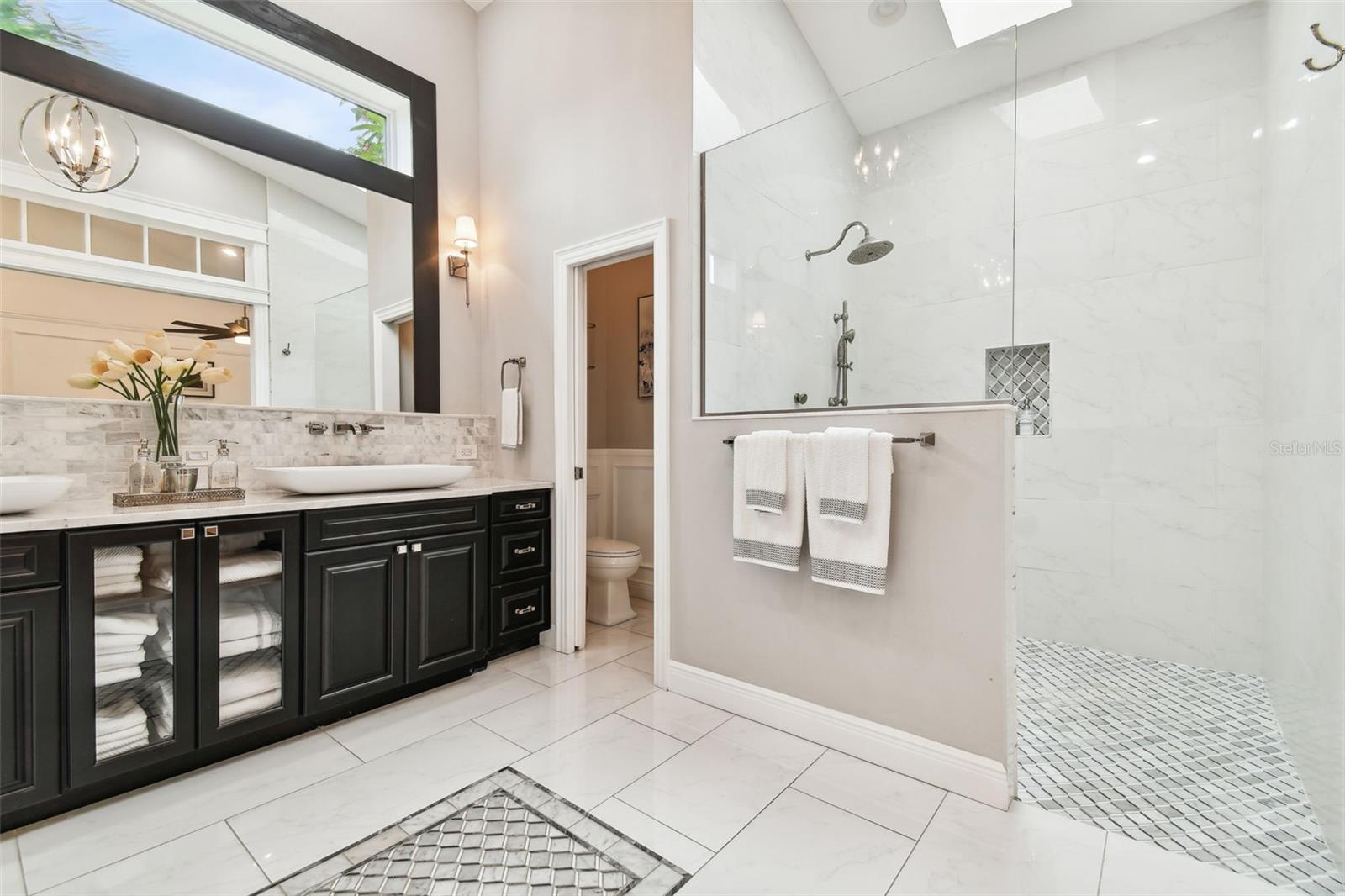 VENETIAN POINT - Residential