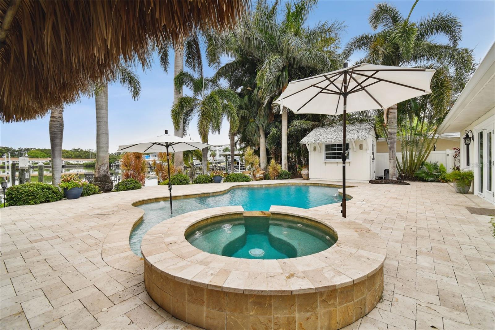 VENETIAN POINT - Residential