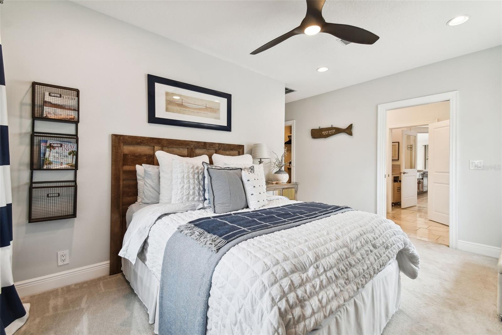 VENETIAN POINT - Residential