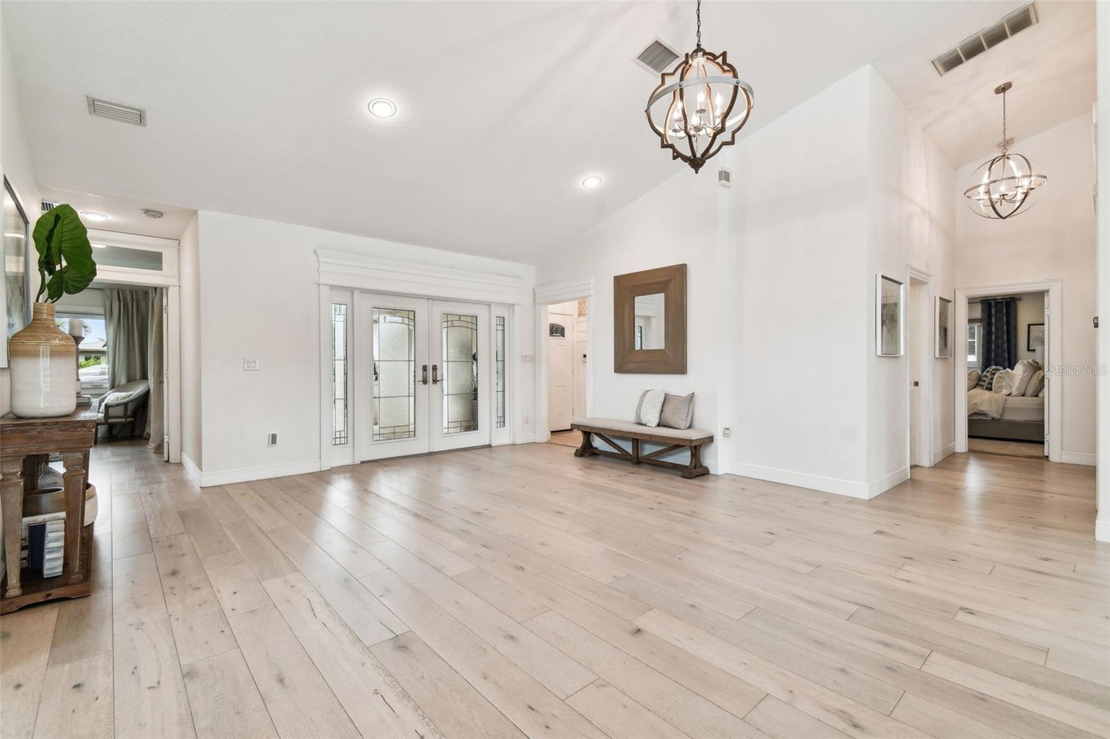 VENETIAN POINT - Residential