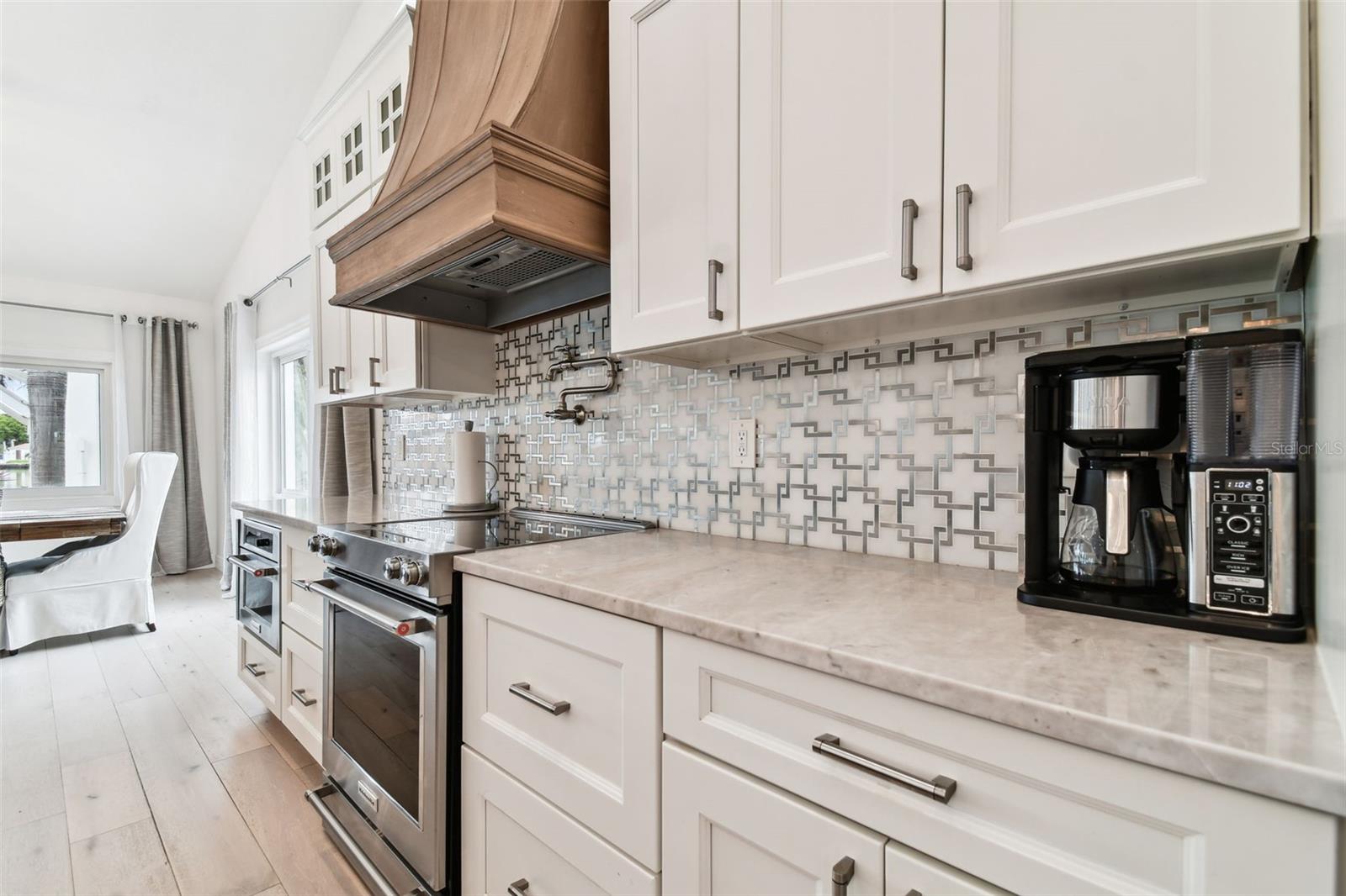 VENETIAN POINT - Residential