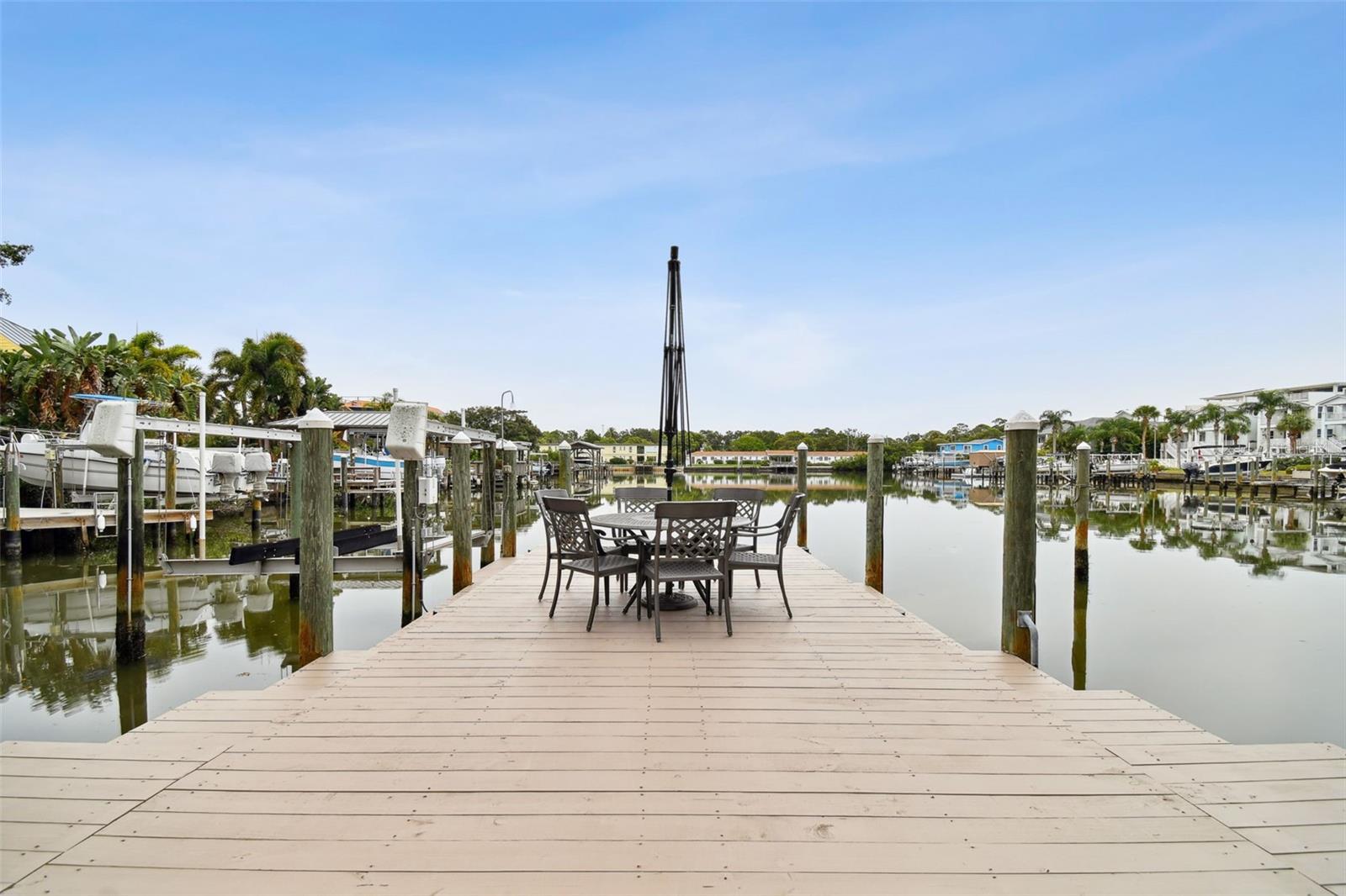 VENETIAN POINT - Residential