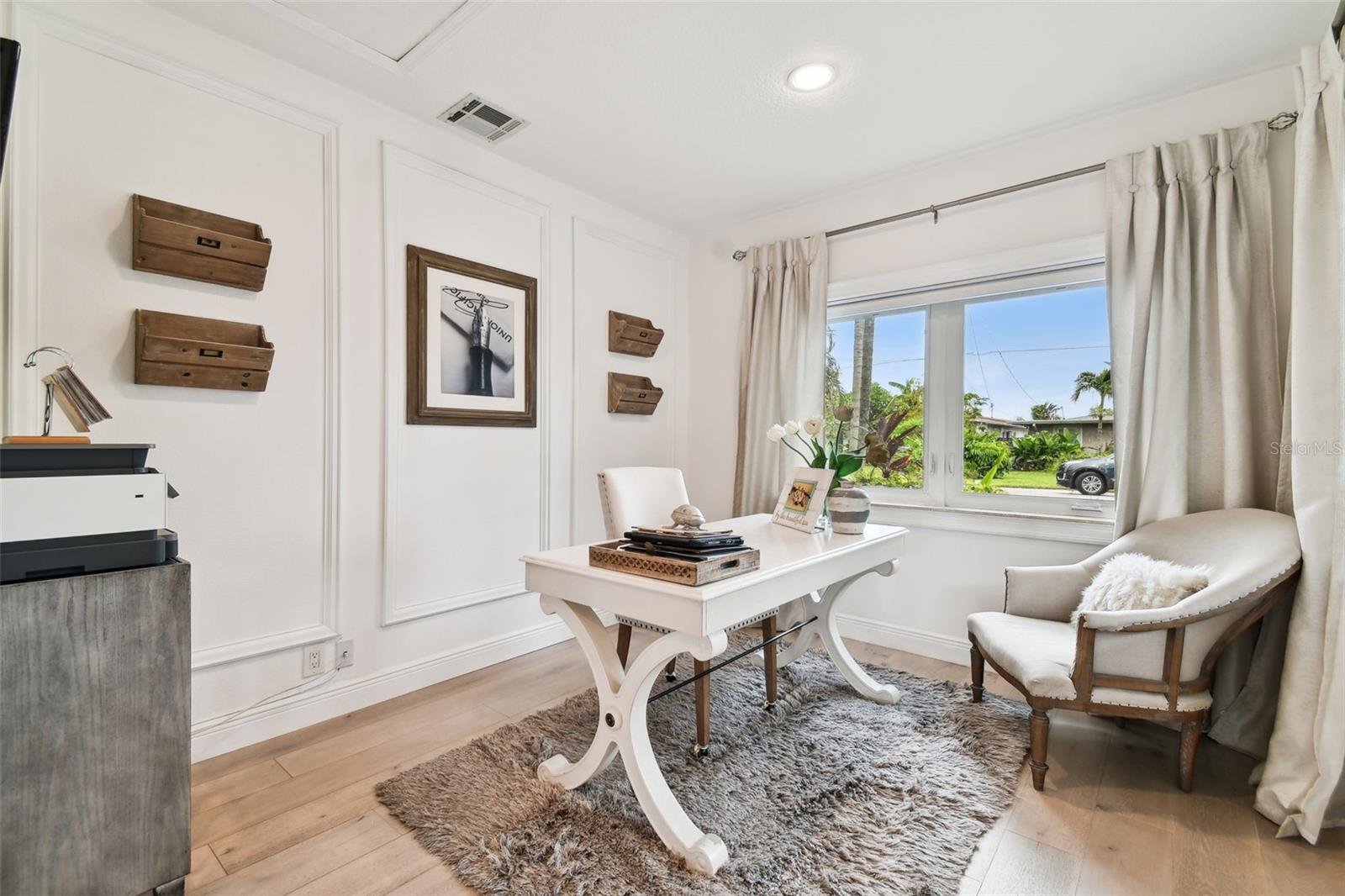 VENETIAN POINT - Residential