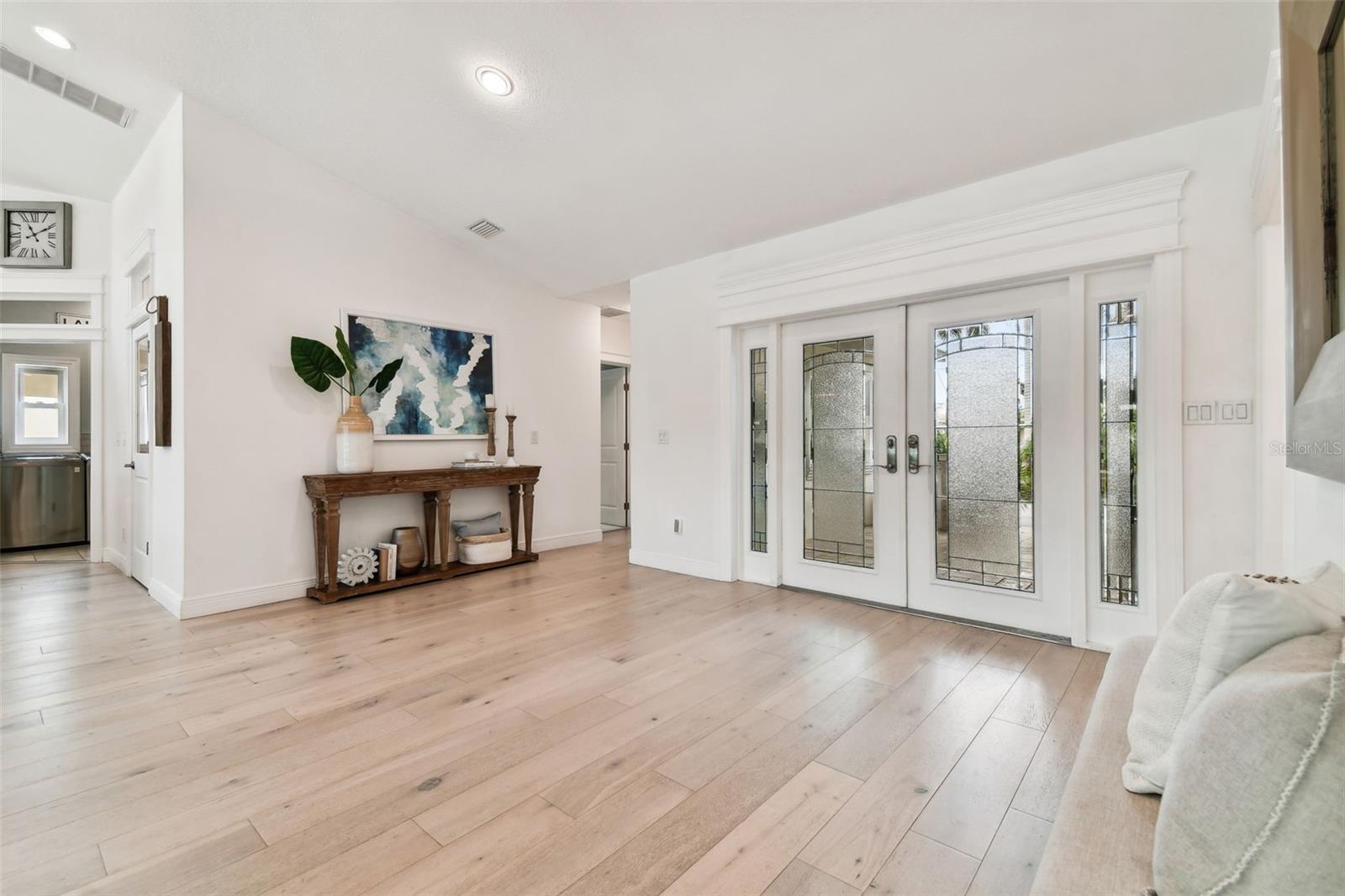 VENETIAN POINT - Residential