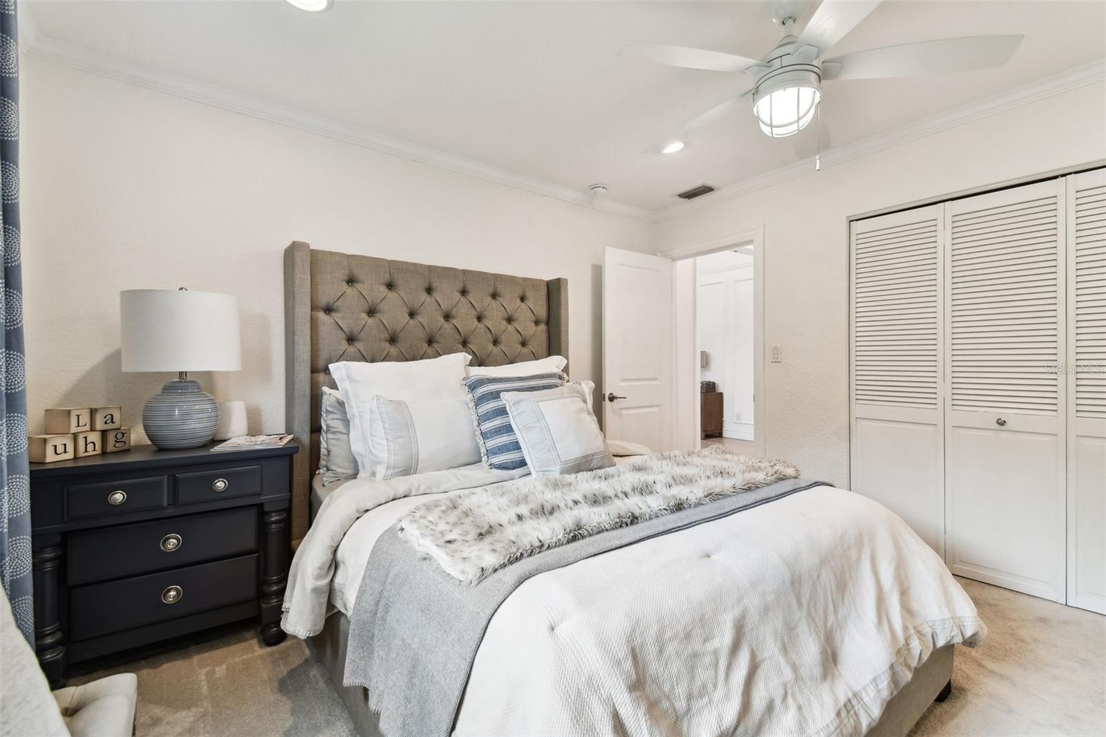 VENETIAN POINT - Residential