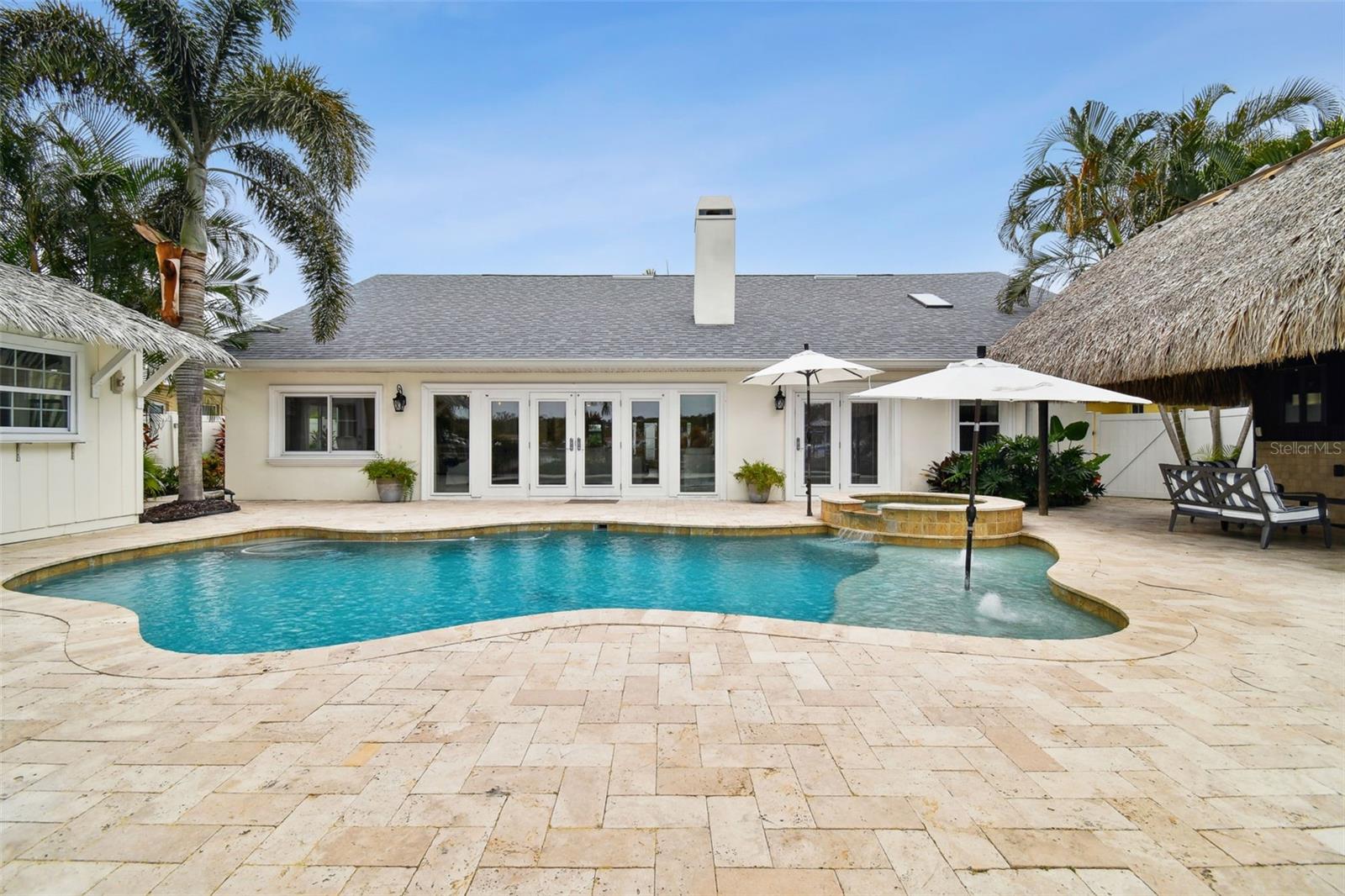 VENETIAN POINT - Residential