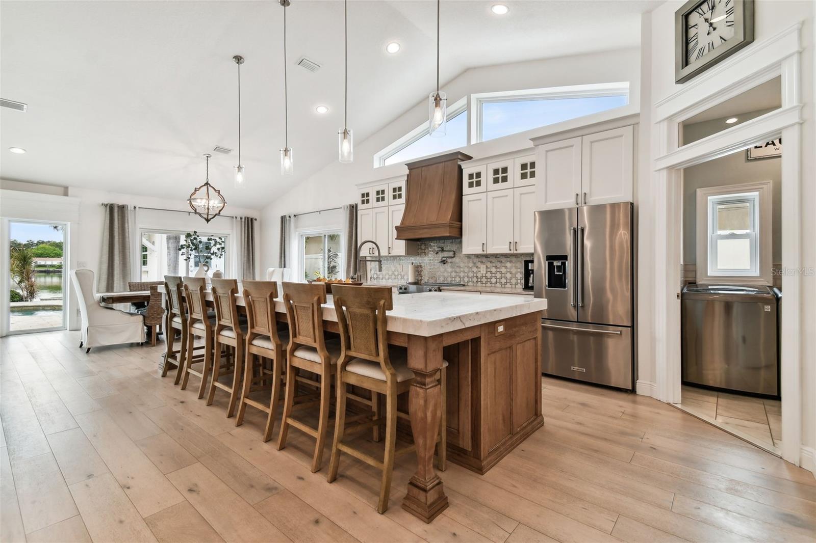 VENETIAN POINT - Residential