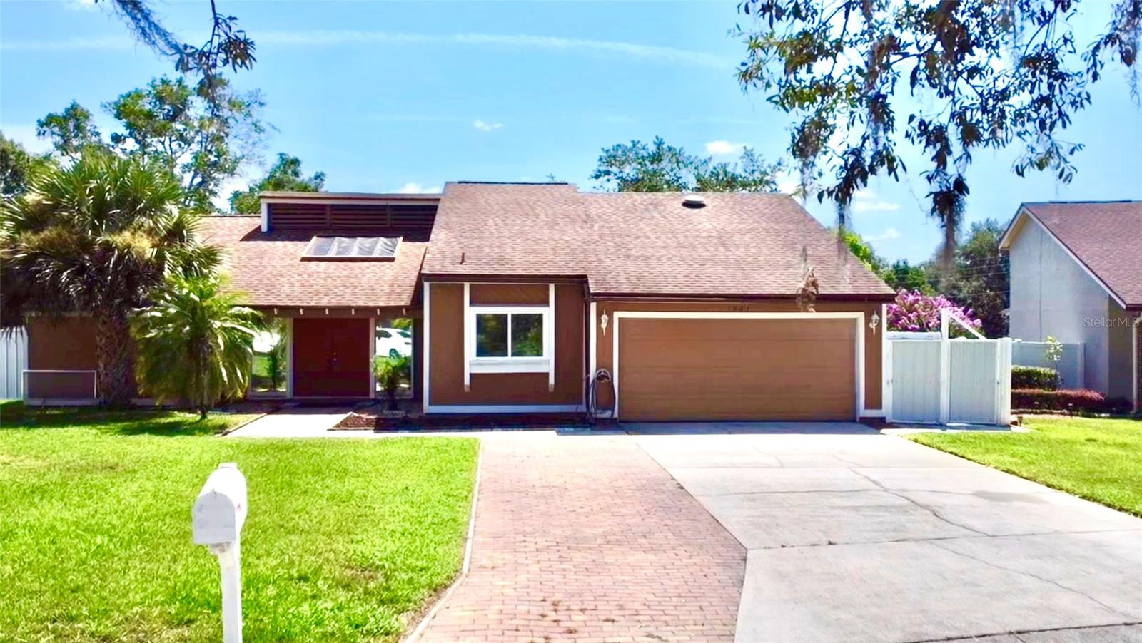 1021 WINDSONG CIRCLE