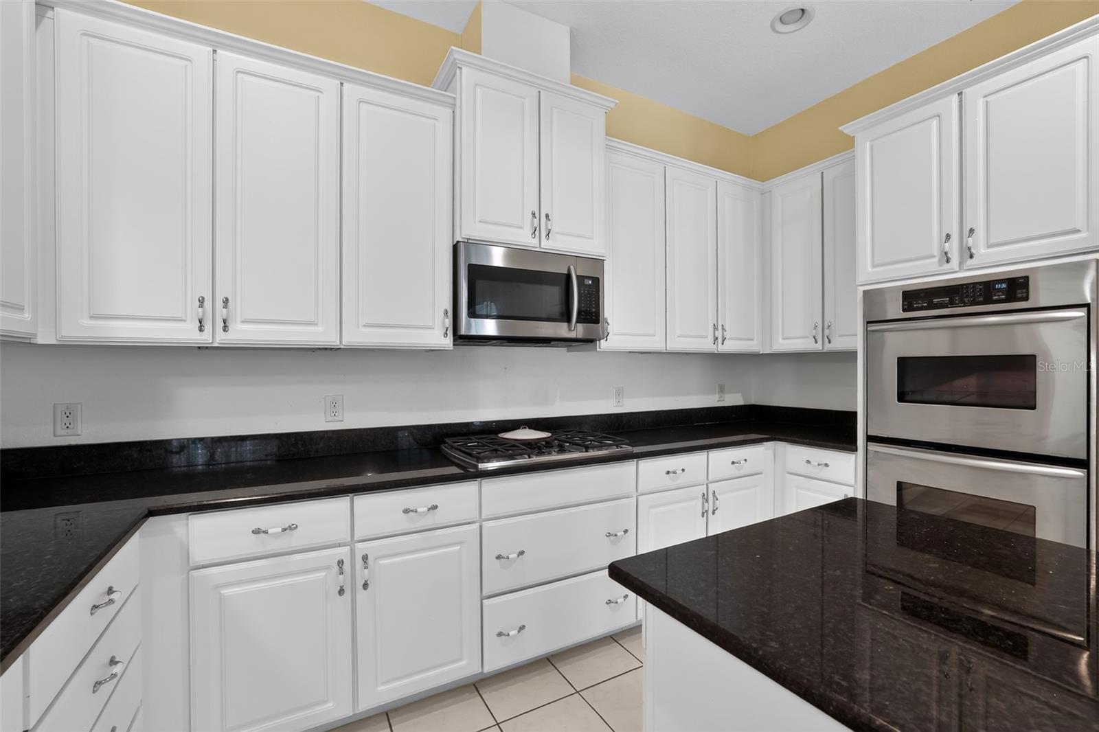 10104 BALCONY STREET