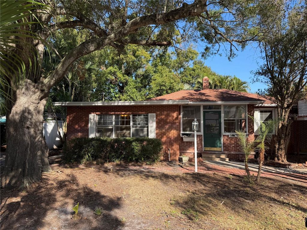 Photo of 3813 W De Leon Street, Tampa, FL 33609 (MLS # TB8456598)