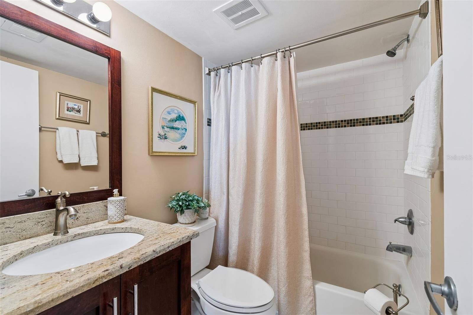 BAYSHORE TRACE CONDO - Residential