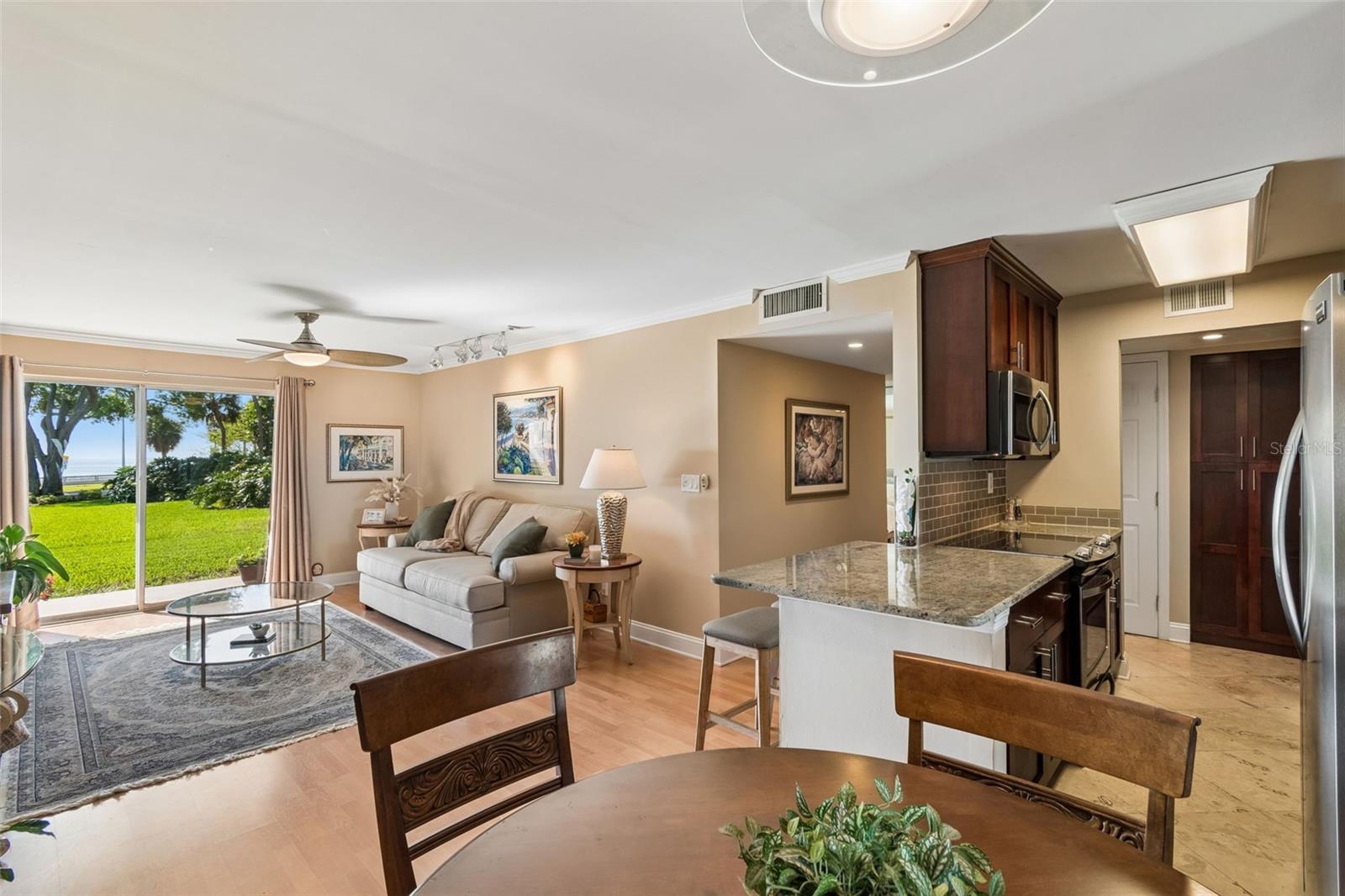 BAYSHORE TRACE CONDO - Residential