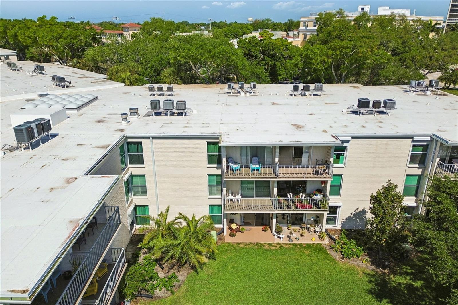 BAYSHORE TRACE CONDO - Residential