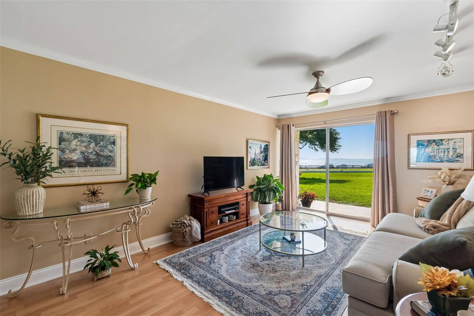 BAYSHORE TRACE CONDO - Residential