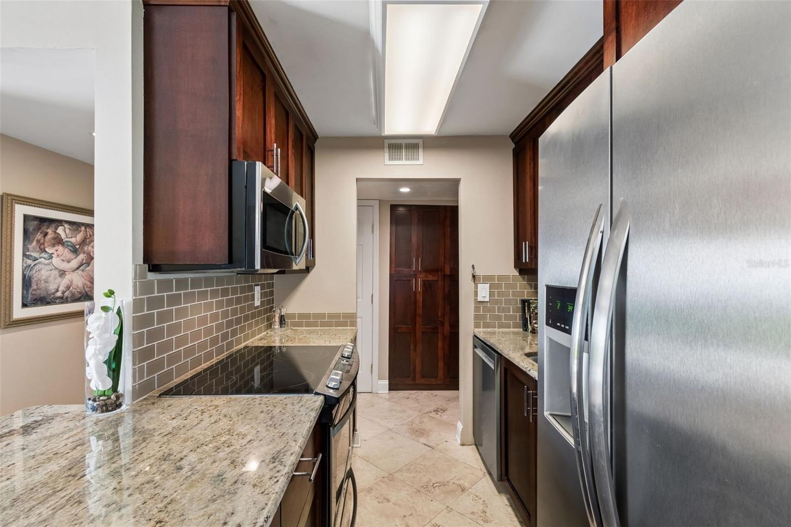 BAYSHORE TRACE CONDO - Residential