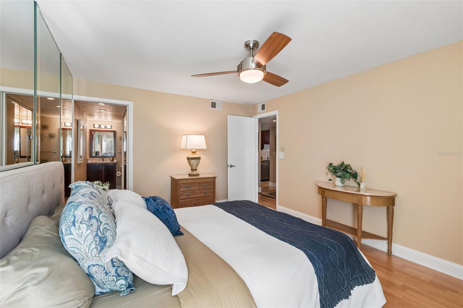 BAYSHORE TRACE CONDO - Residential