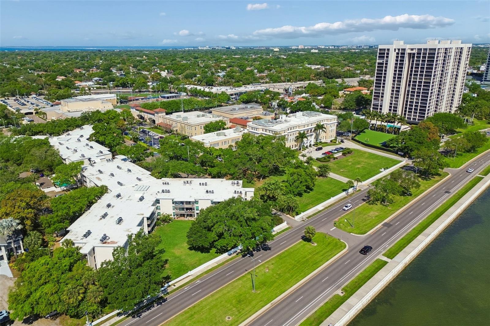 BAYSHORE TRACE CONDO - Residential