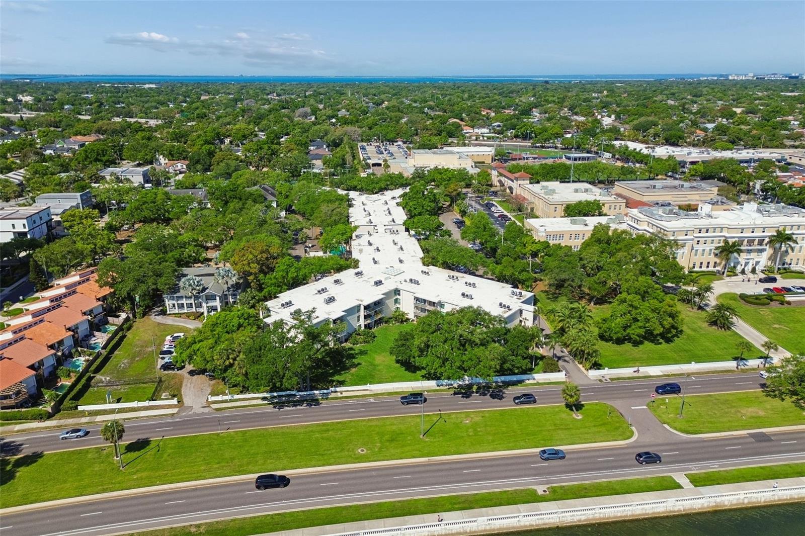 BAYSHORE TRACE CONDO - Residential