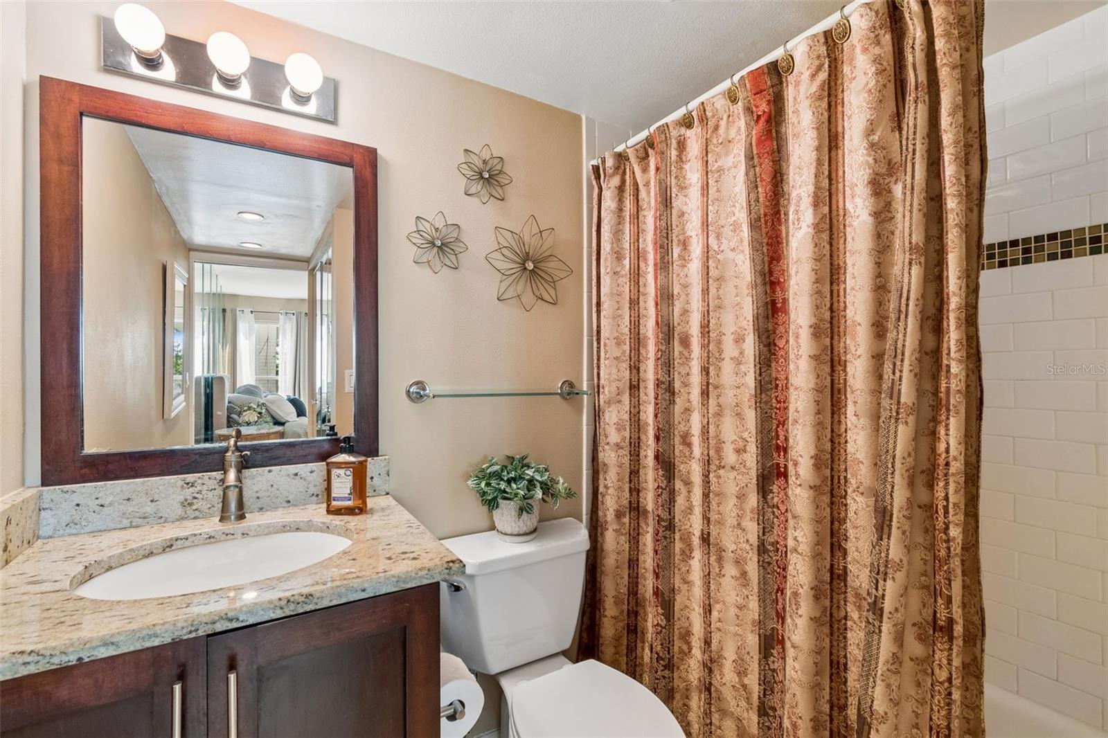 BAYSHORE TRACE CONDO - Residential