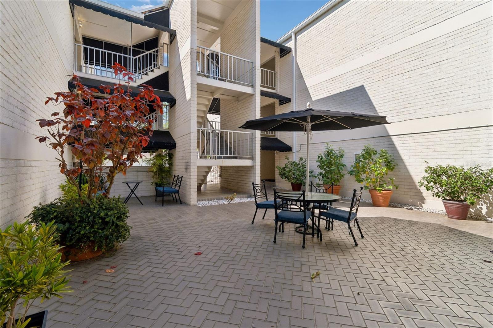 BAYSHORE TRACE CONDO - Residential
