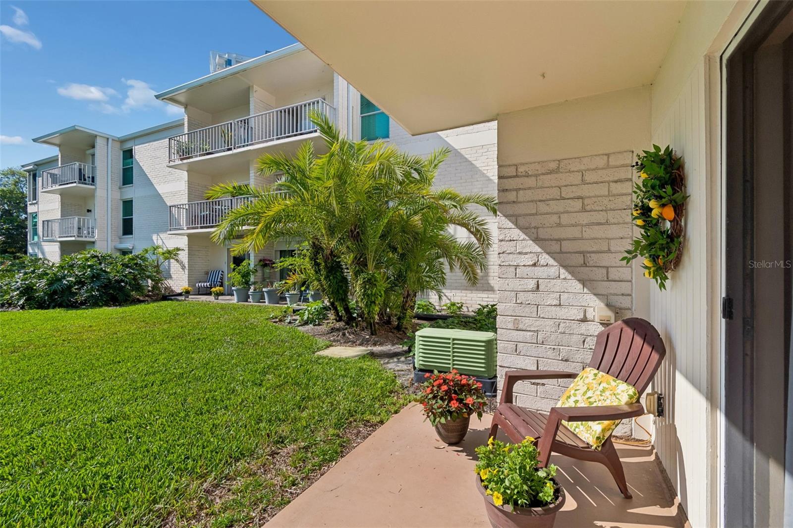 BAYSHORE TRACE CONDO - Residential