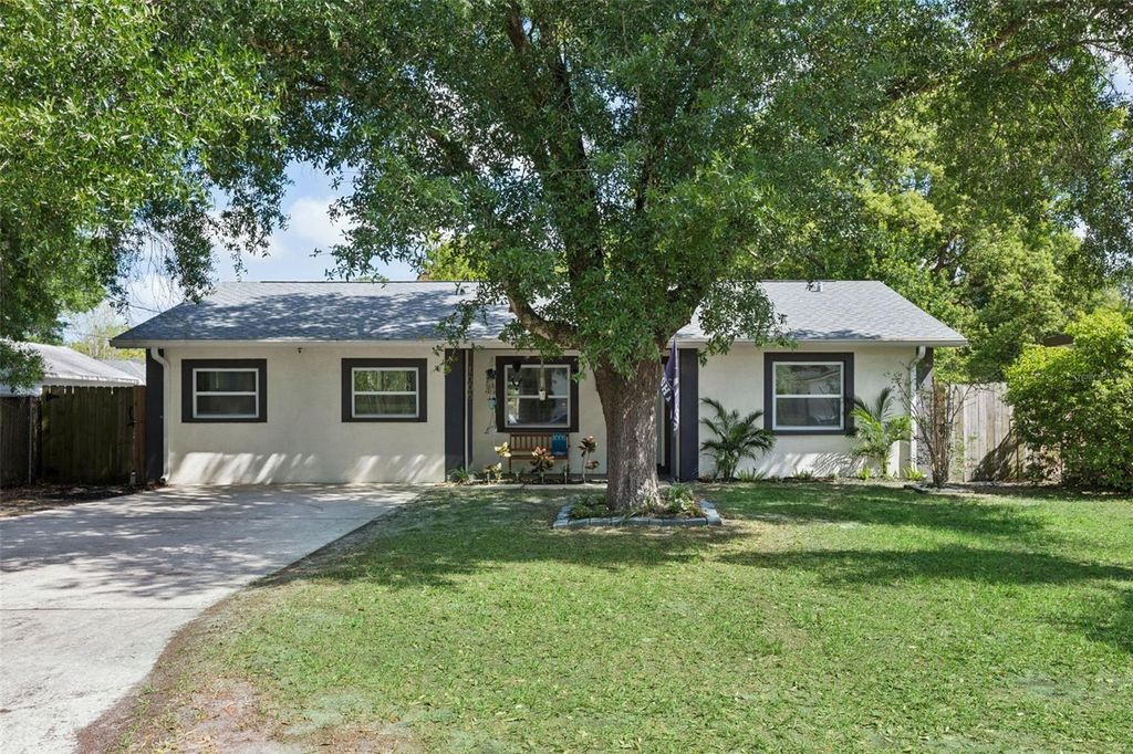 Photo of 1006 E Norfolk Street, Tampa, FL 33604 (MLS # TB8500311)