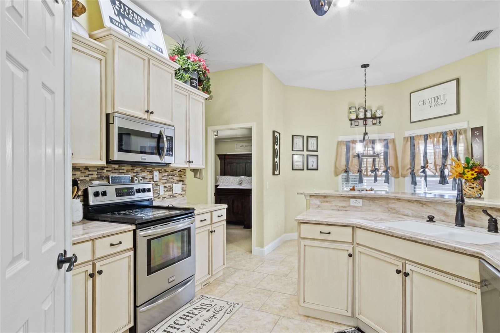 L & M ESTATES 28 - Residential