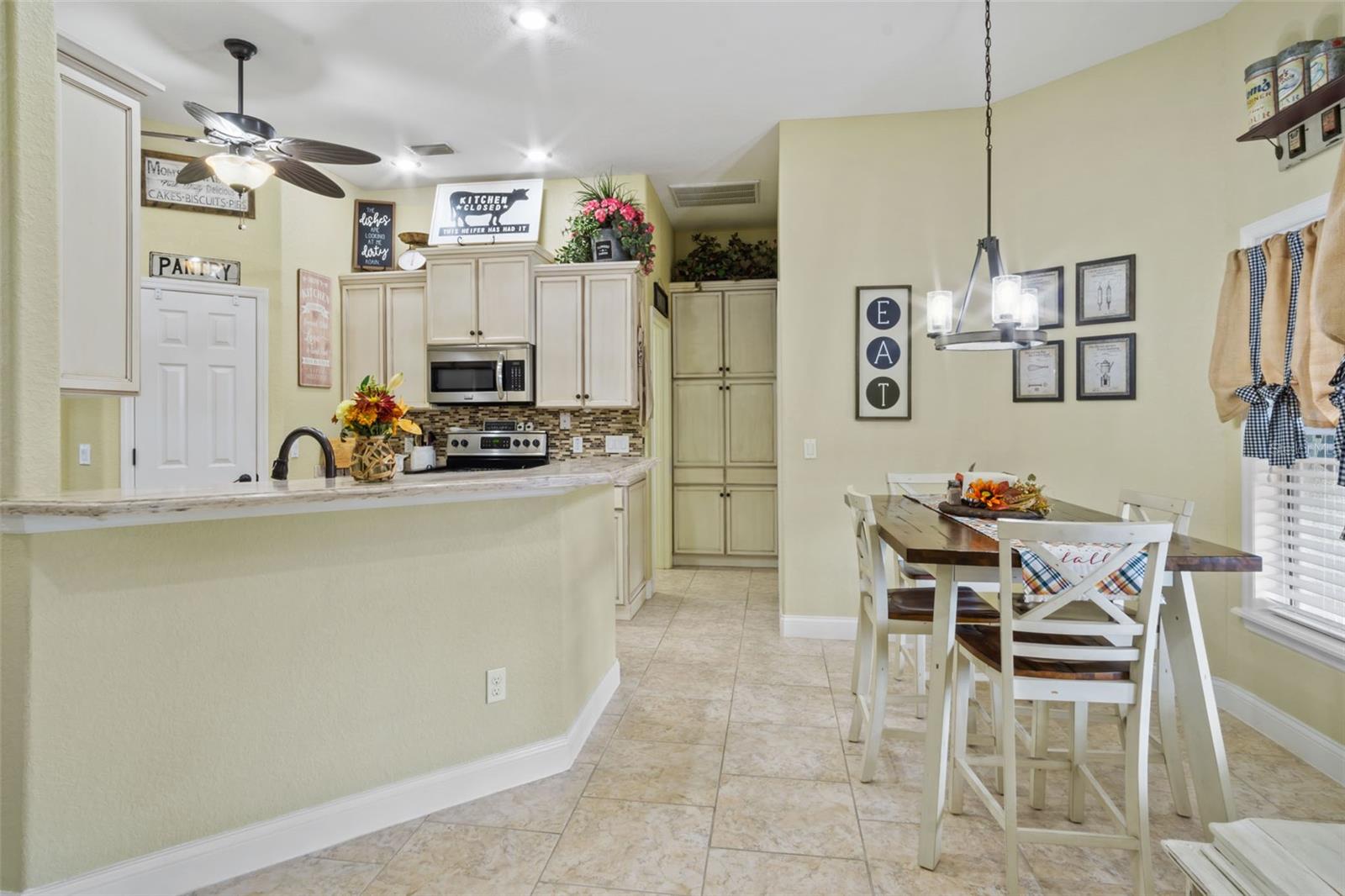 L & M ESTATES 28 - Residential