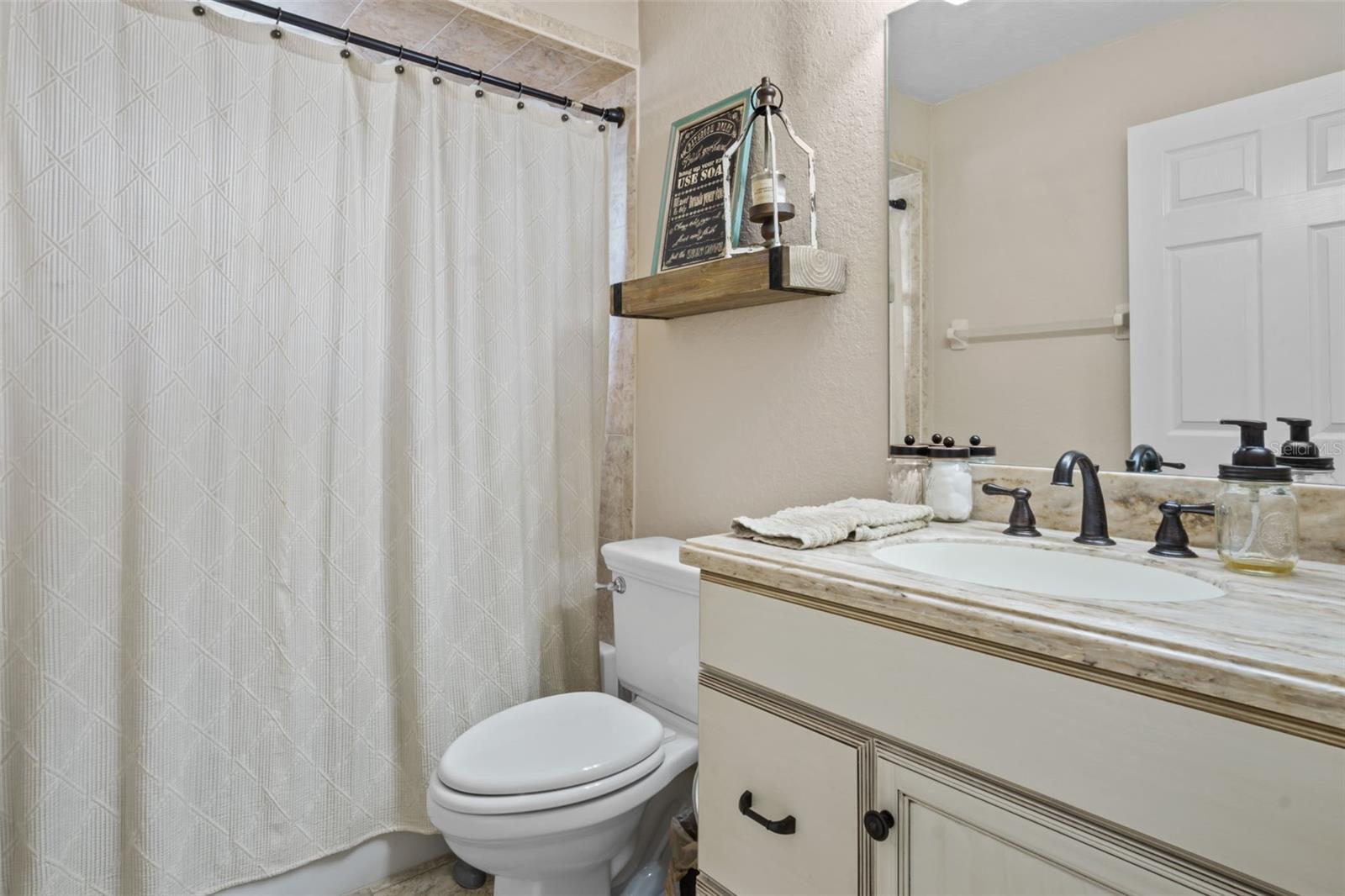 L & M ESTATES 28 - Residential