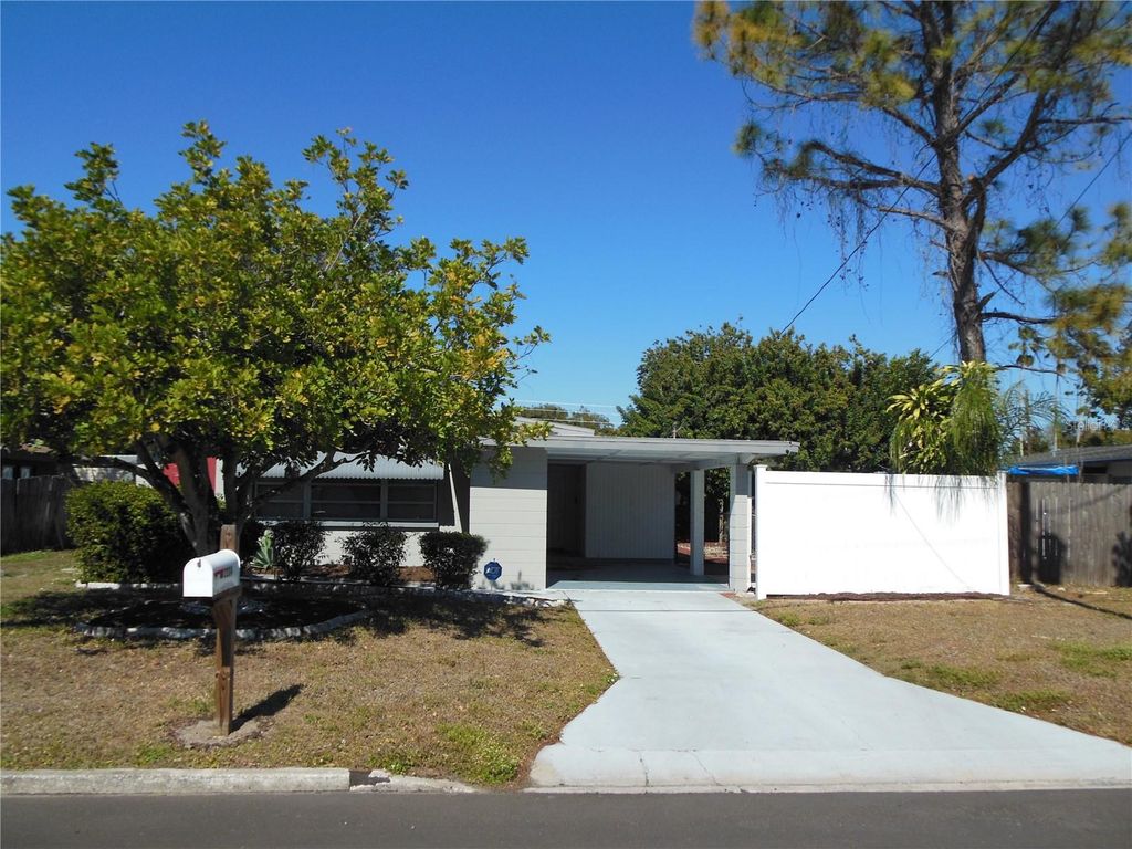 Photo of 2204 20th Avenue W, Bradenton, FL 34205 (MLS # A4680289)