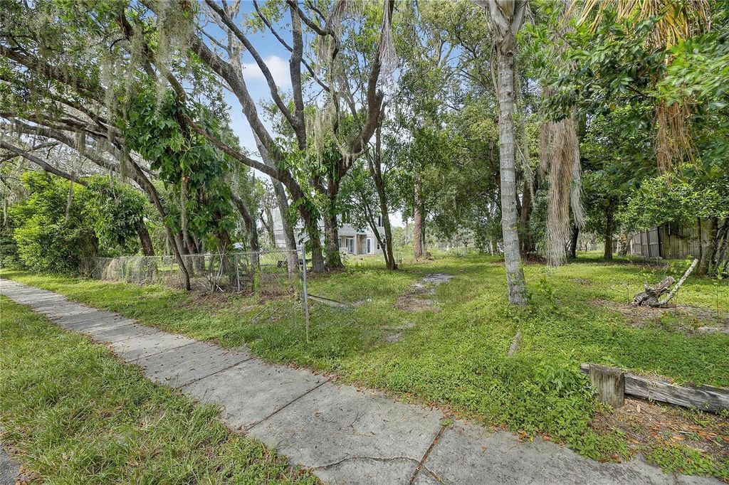 Photo of 5204 E 131st Avenue, Temple Terrace, FL 33617 (MLS # TB8435153)