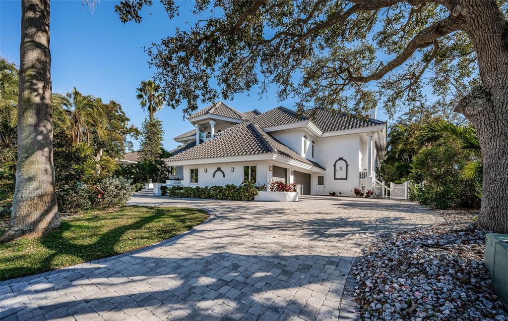 Photo of 5212 62nd Avenue S, St Petersburg, FL 33715 (MLS # TB8472517)