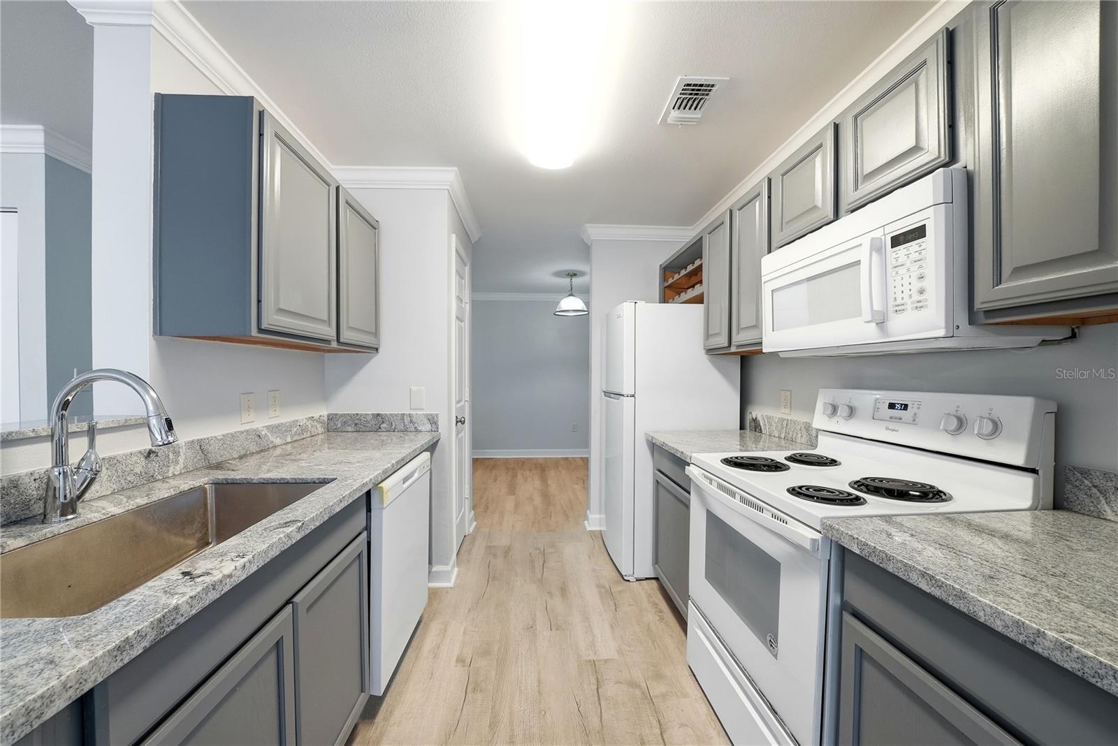 EQUESTRIAN PARC AT HIGHWOODS P - Residential