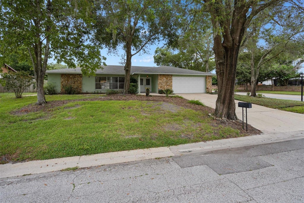 Photo of 101 Suffolk Court, Longwood, FL 32779 (MLS # O6438695)