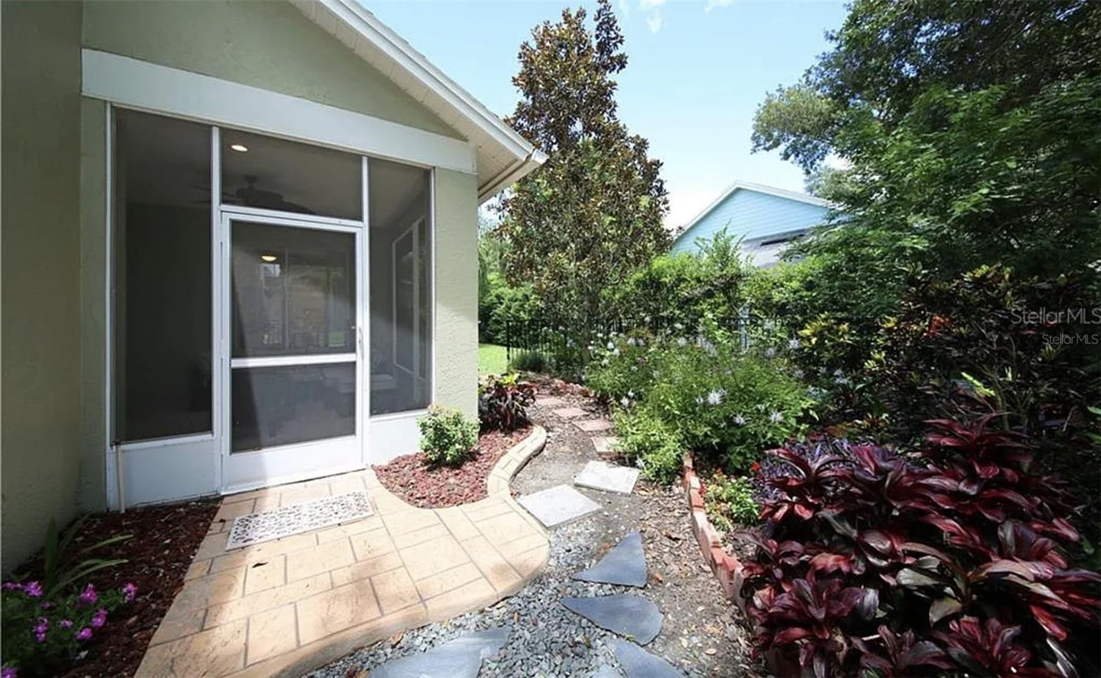 RIVER HILLS COUNTRY CLUB PH - Residential Lease