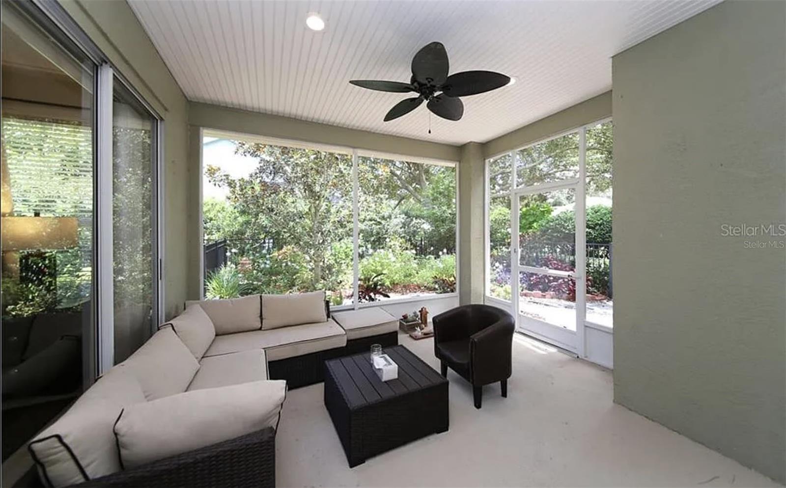 RIVER HILLS COUNTRY CLUB PH - Residential Lease