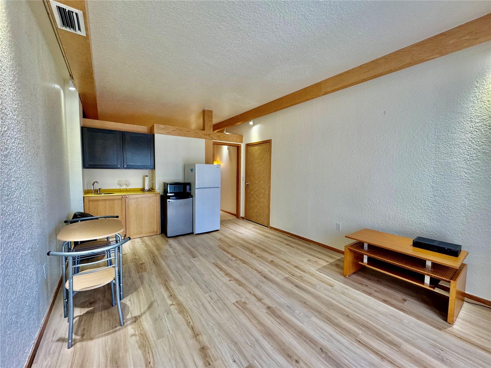 RESIDENCES AT EUROPEAN VILLAGE CONDOMINIUM BLDG C - Residential Lease