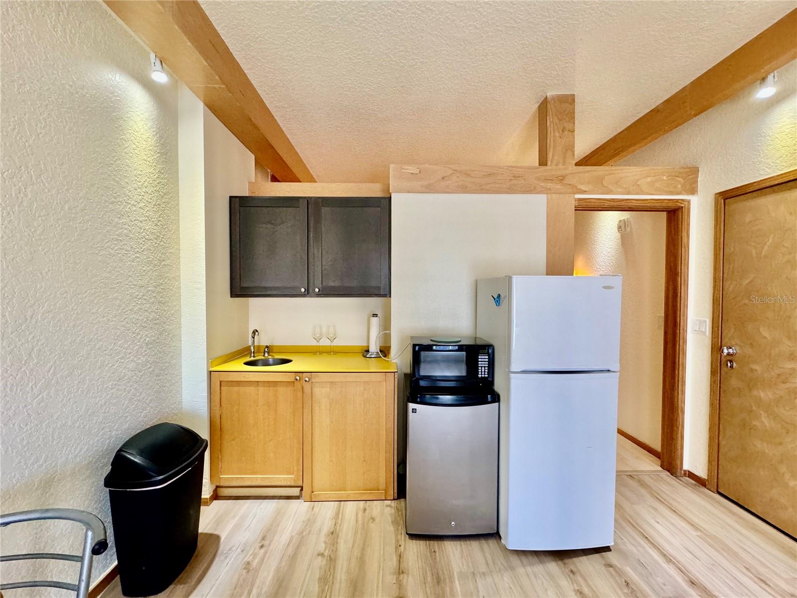 RESIDENCES AT EUROPEAN VILLAGE CONDOMINIUM BLDG C - Residential Lease