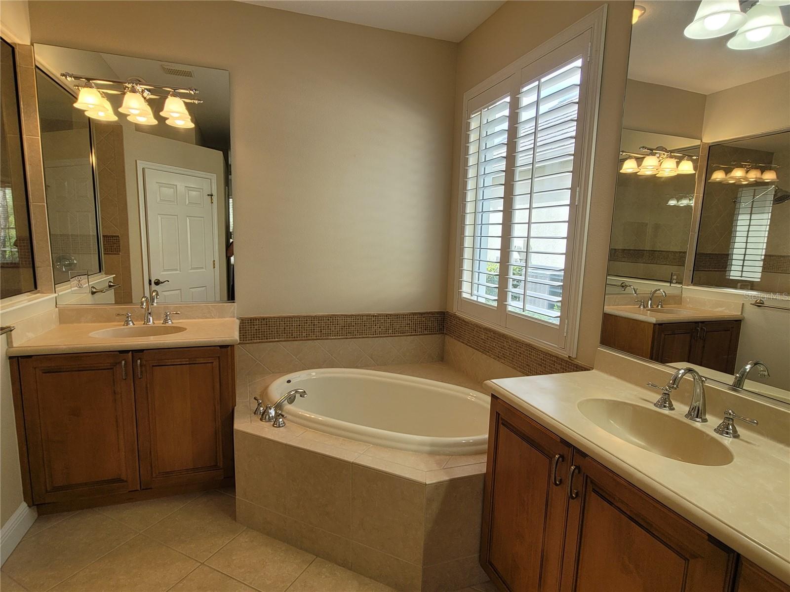 LAKEWOOD RANCH COUNTRY CLUB VILLAGE EE 2A-2E - Residential Lease