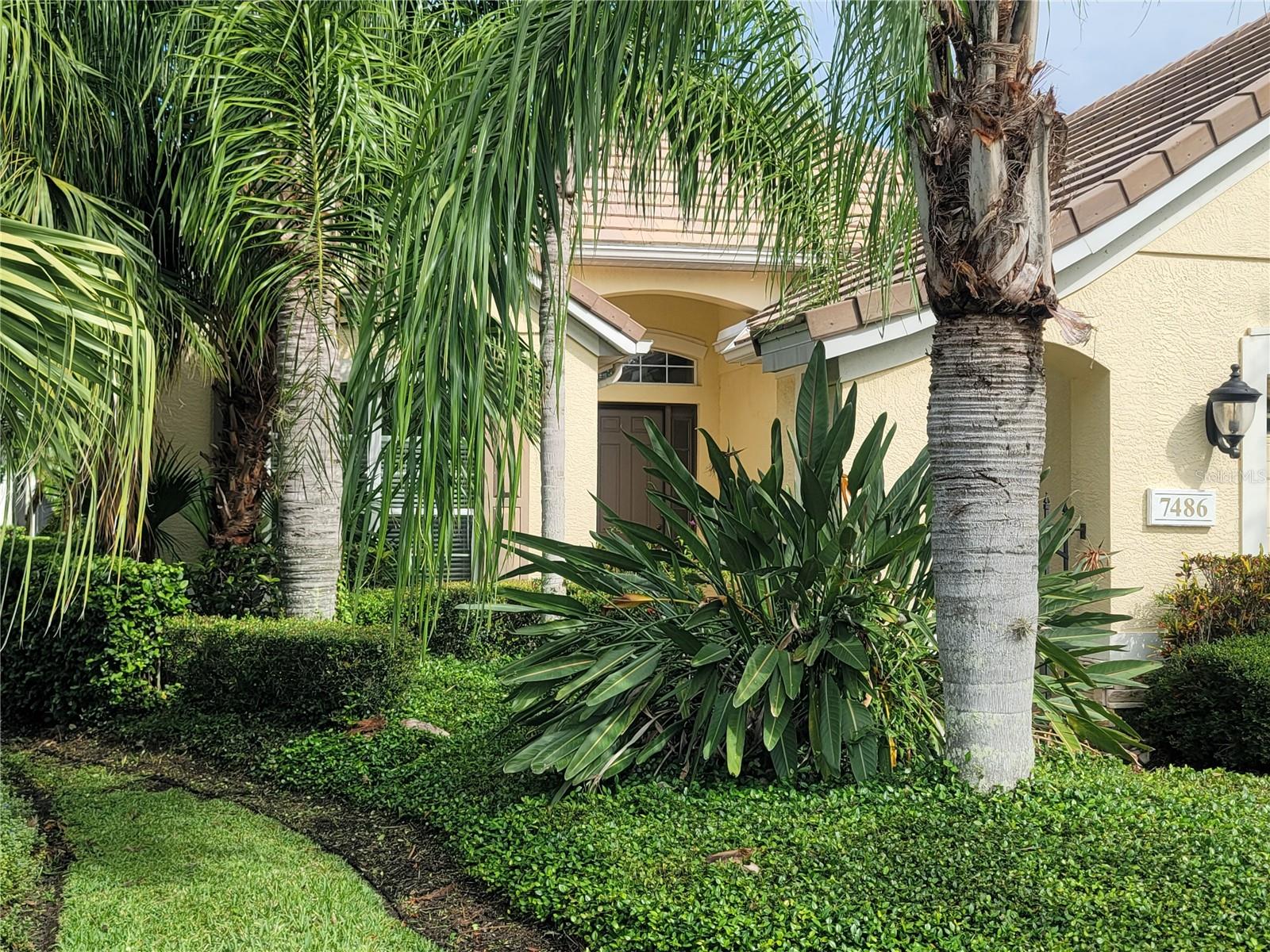 LAKEWOOD RANCH COUNTRY CLUB VILLAGE EE 2A-2E - Residential Lease