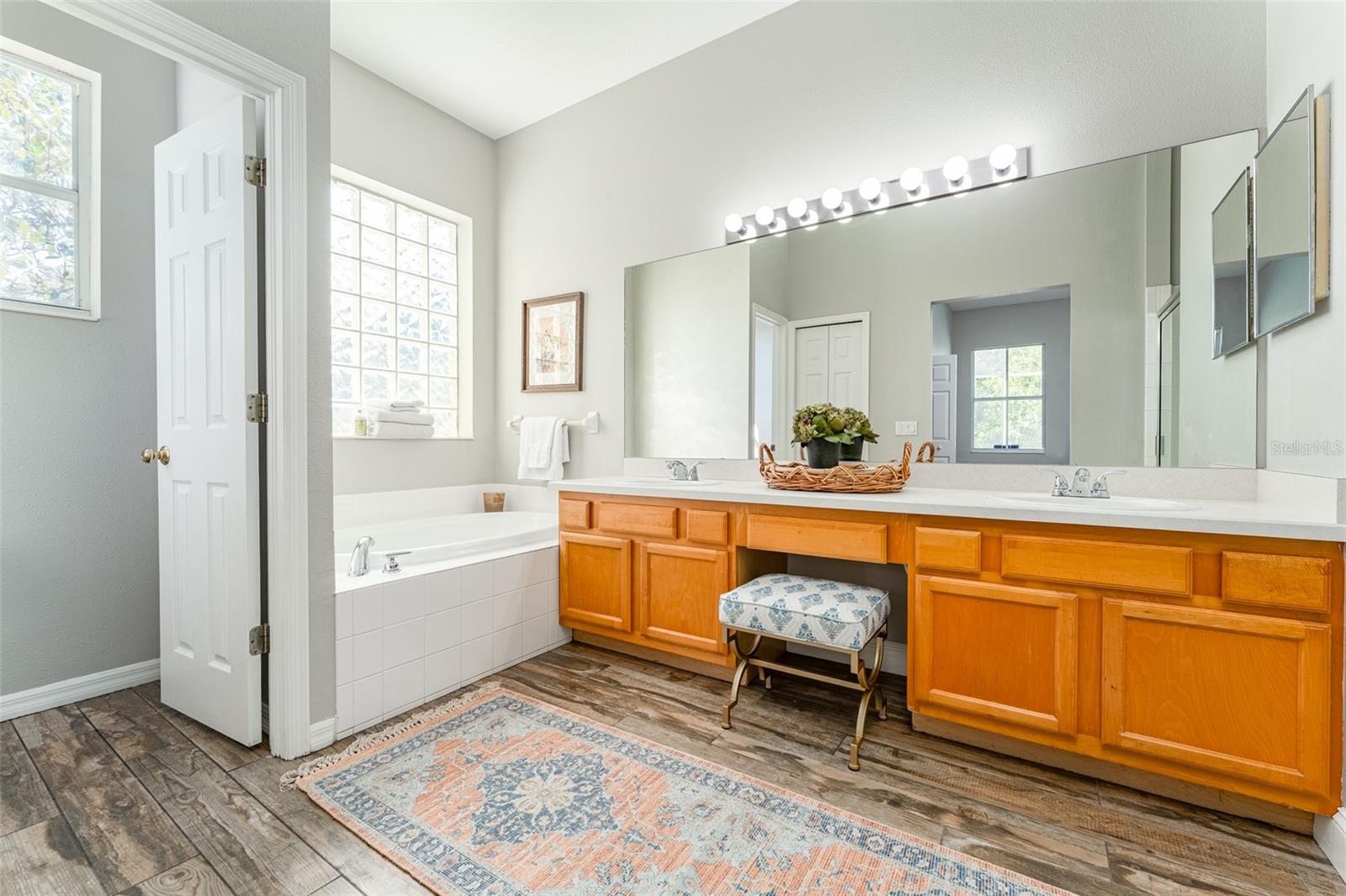 RIVER HILLS COUNTRY CLUB PARCE - Residential