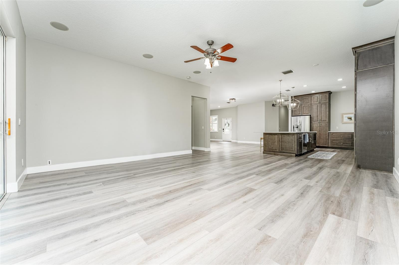 RIVER HILLS COUNTRY CLUB PARCE - Residential