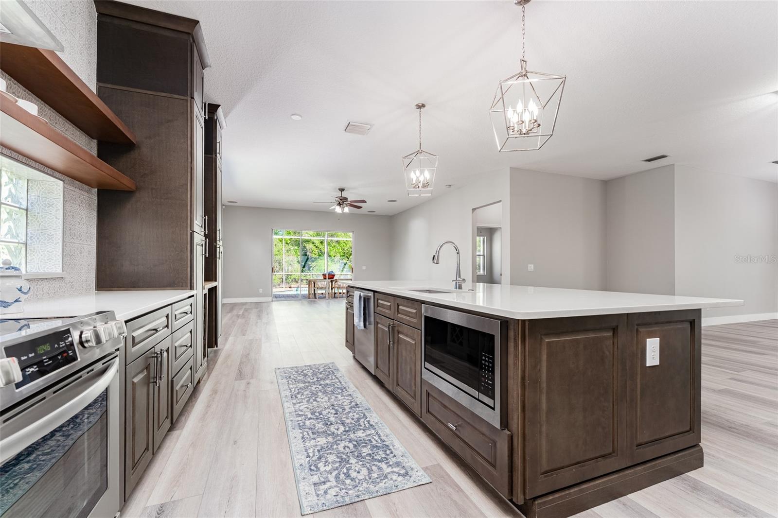 RIVER HILLS COUNTRY CLUB PARCE - Residential