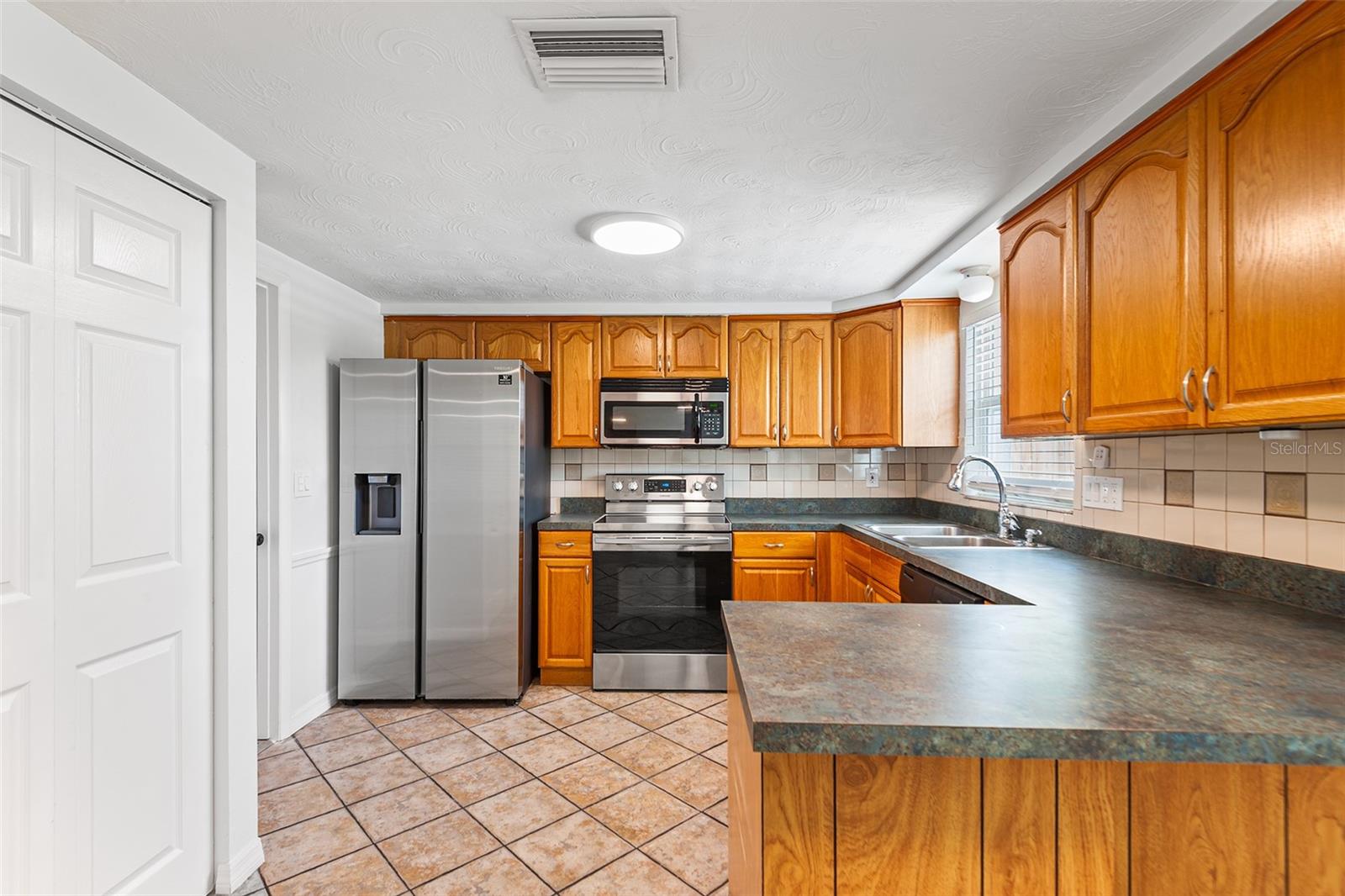 ALOHA GARDENS - Residential
